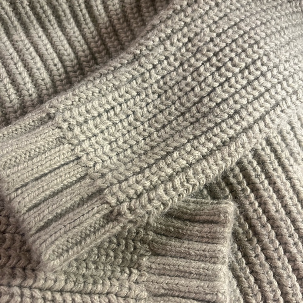 Zara Cream Crew Neck Sweater Cozy Knit - Picture 2 of 5